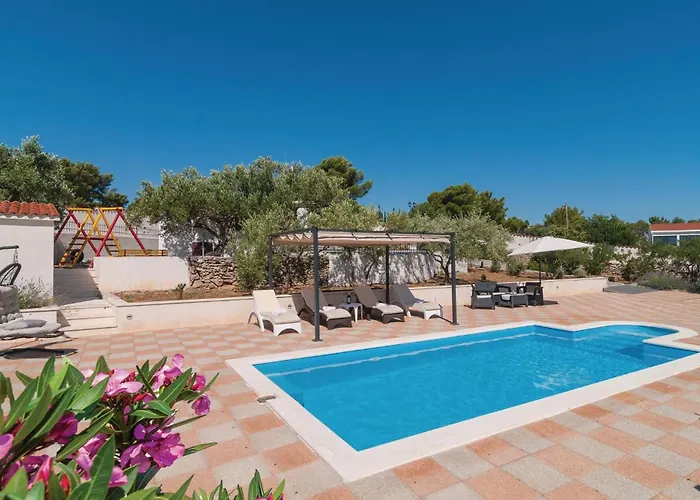 Amazing In * Milna (Brac)
